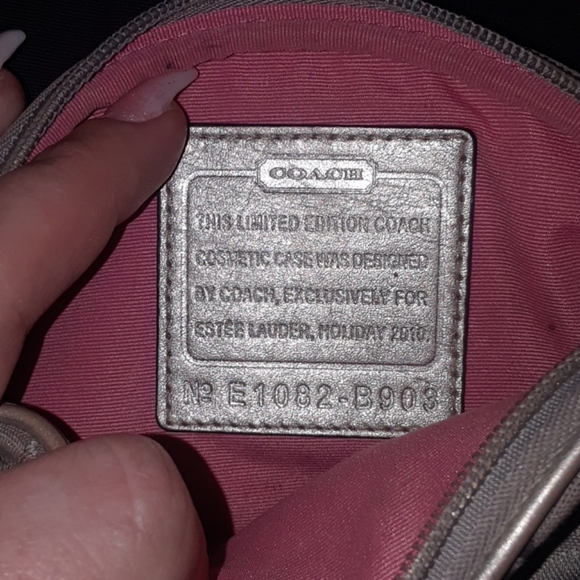 Coach Make up Bag - Picture 2 of 3